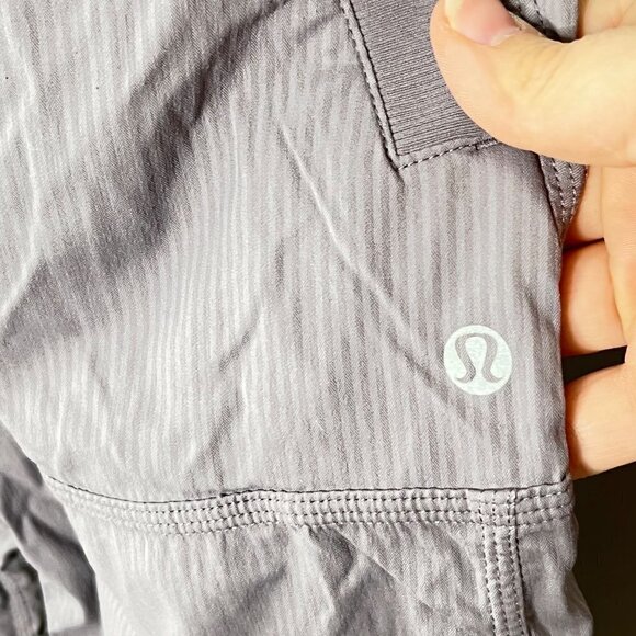 Lululemon Cropped Studio Pant in gray- Size 4 - Picture 2 of 4